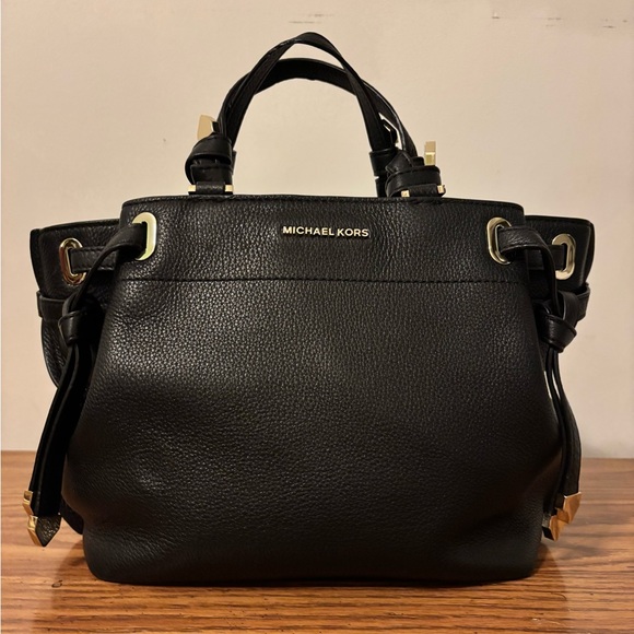 Michael Kors Greta Medium Pebbled
Leather Satchel - Picture 1 of 10
